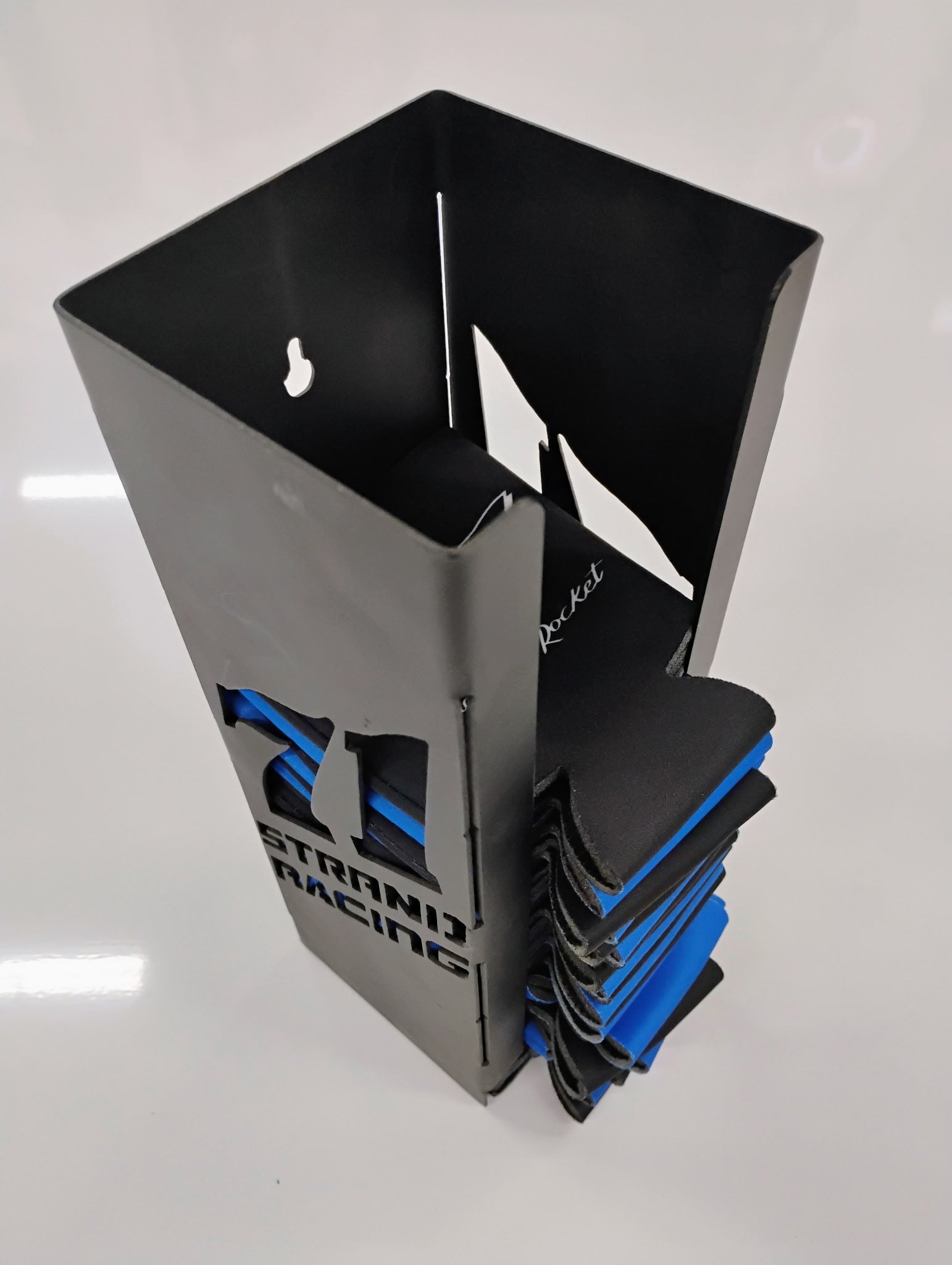 71 Strand Racing Can Koozie Caddy