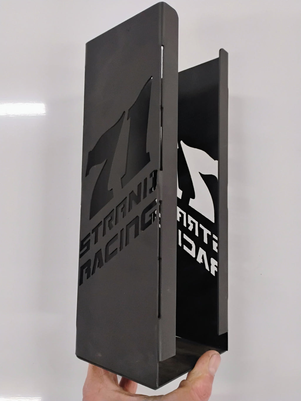 71 Strand Racing Can Koozie Caddy