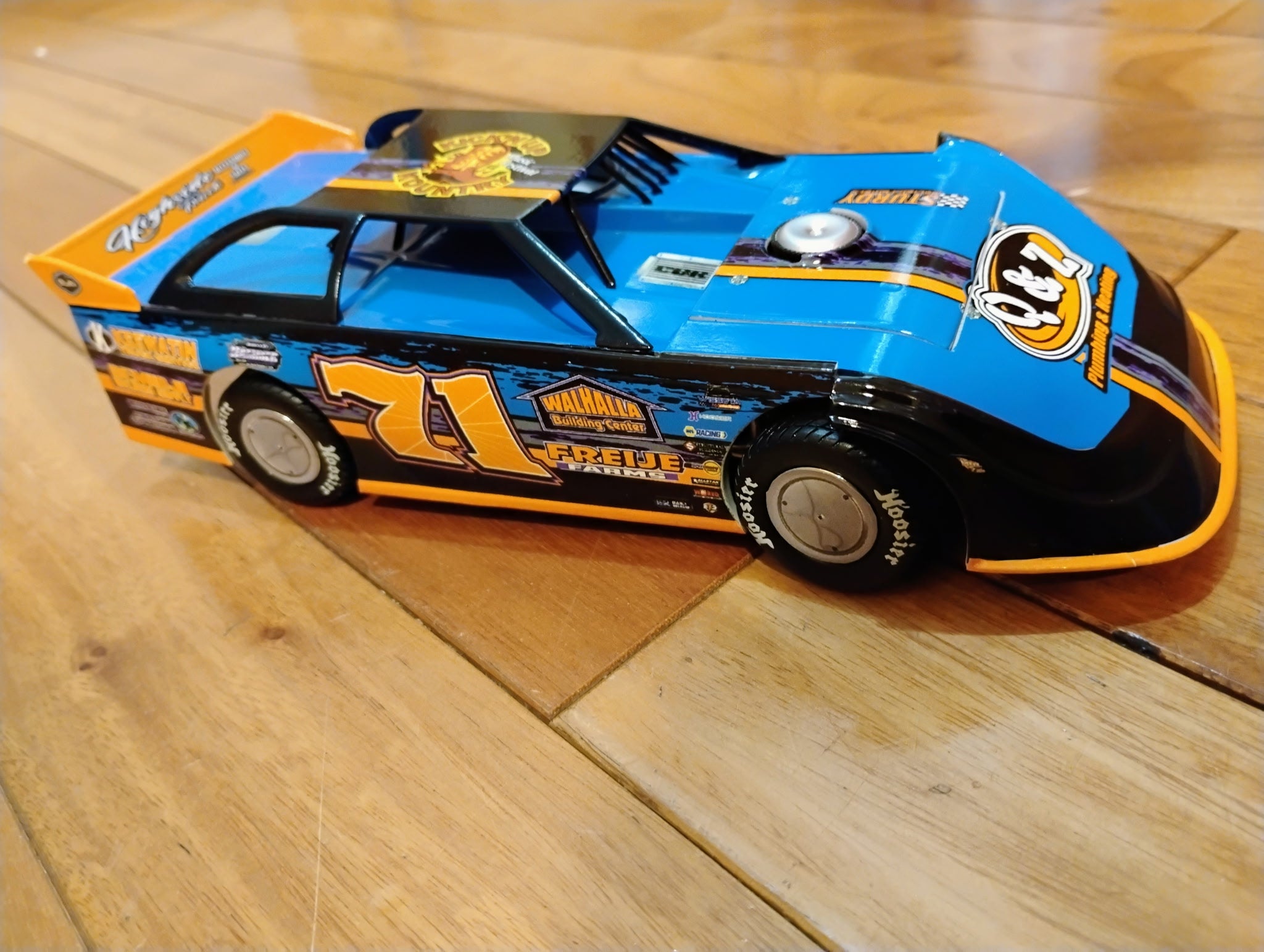 1:24 Diecast